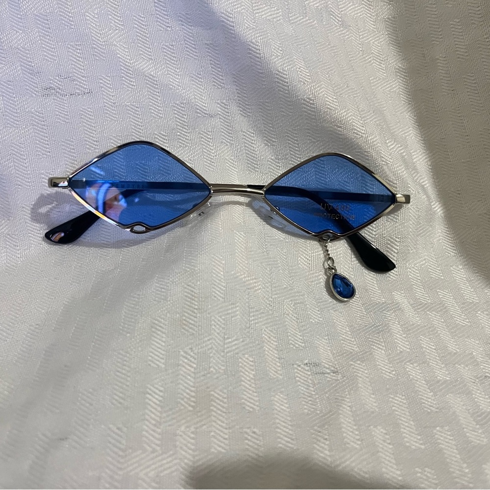 Blue Diamond Shaped Sunglasses